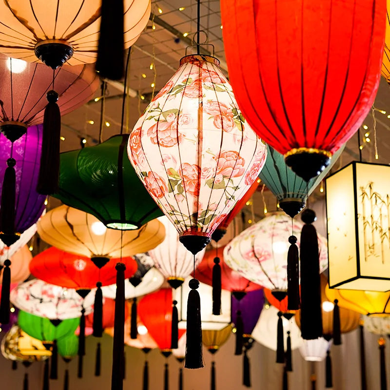 Chinese Floral Pattern Silk Lantern